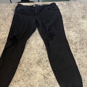Old Navy Rockstar Super Skinny Black Distressed Jeans